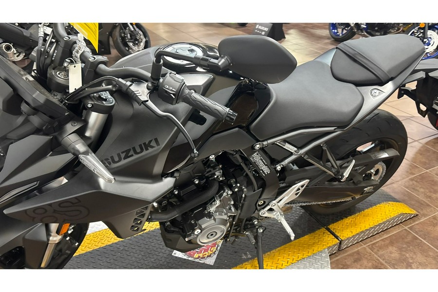 2023 GSX-8S - Suzuki