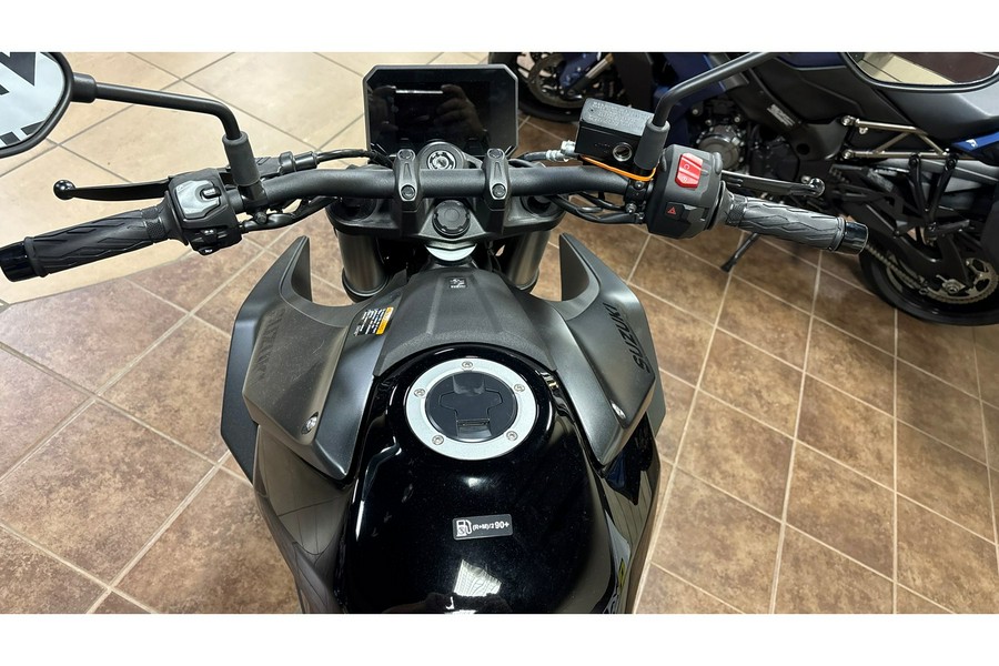 2023 Suzuki GSX-8S