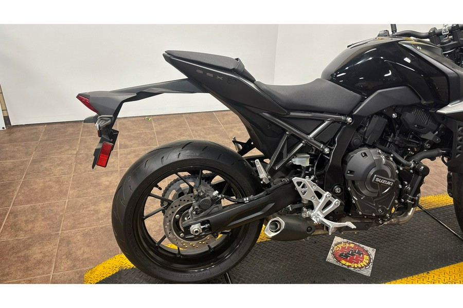 2023 GSX-8S - Suzuki