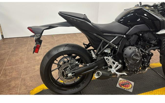 2023 GSX-8S - Suzuki