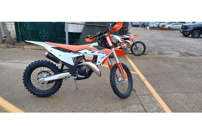 2023 KTM 125 XC