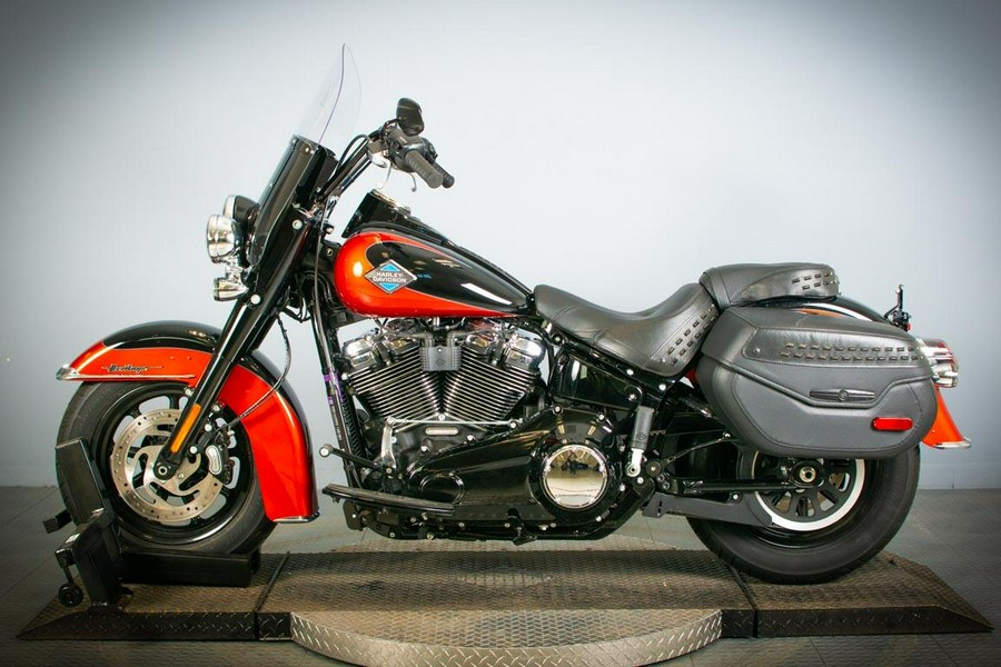 2025 Harley-Davidson Heritage Classic Whiskey Fire & Vivid Black
