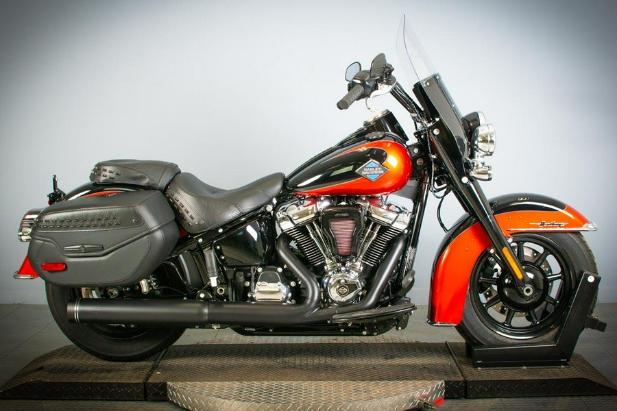 2025 Harley-Davidson Heritage Classic Whiskey Fire & Vivid Black