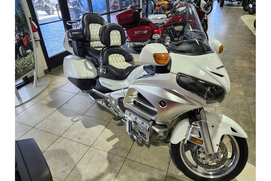2012 GOLD WING PREM AUDIO & COMFORT PKG - Honda