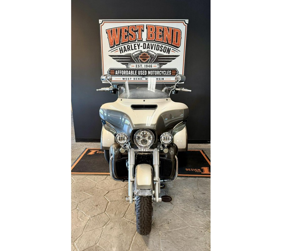 2023 Harley-Davidson Tri Glide Ultra Gray Haze/Silver Fortune