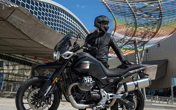 2025 Moto Guzzi V85 Strada