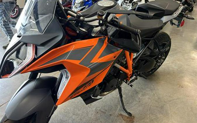 2024 KTM 1290 Super Duke GT