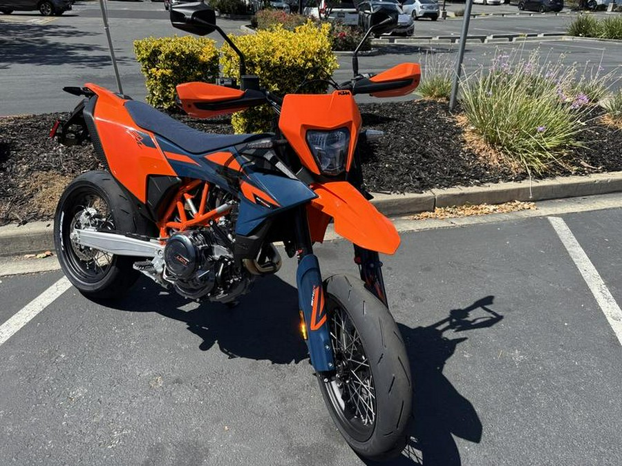 2026 KTM 690 SMC R