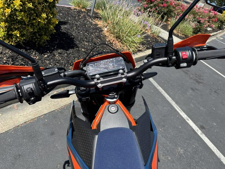 2026 KTM 690 SMC R