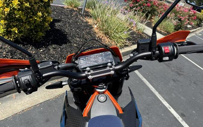 2026 KTM 690 SMC R