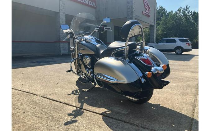 2010 Kawasaki Vulcan® 1700 Nomad™