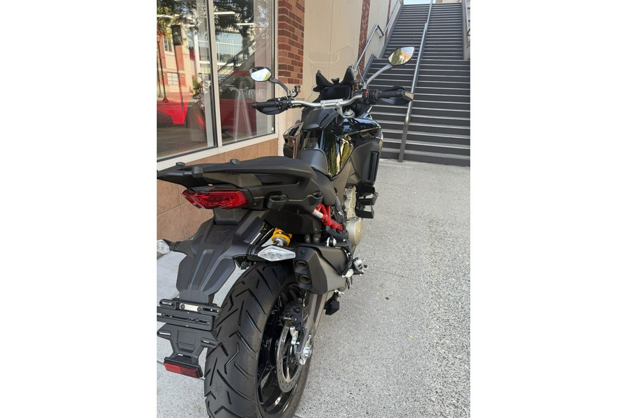 2025 Ducati Multistrada V4S Travel and Radar