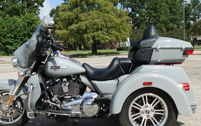 2024 Harley-Davidson Tri Glide FLHTCUTG