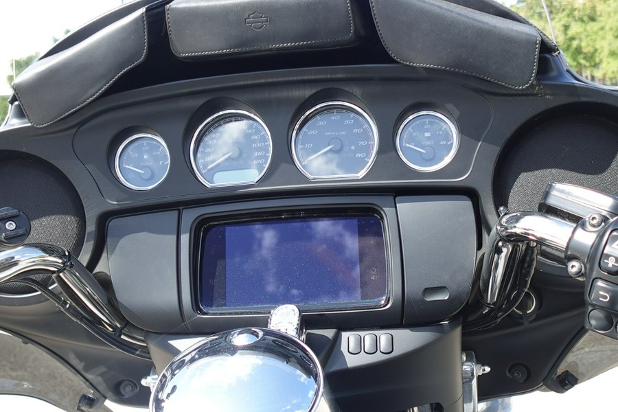 2024 Harley-Davidson Tri Glide FLHTCUTG