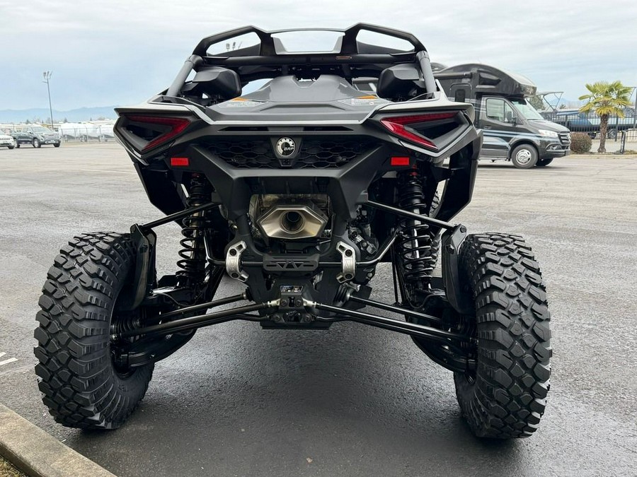 2026 Can-Am® Maverick R X rc