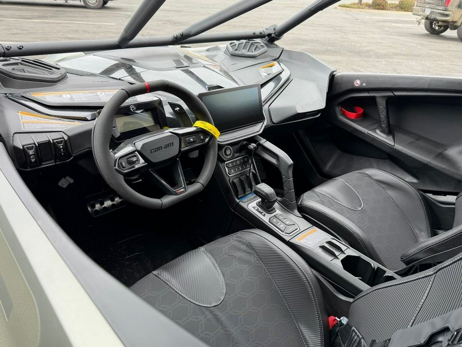 2026 Can-Am® Maverick R X rc