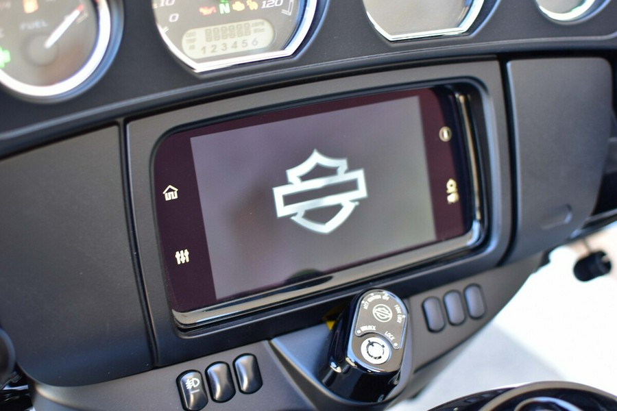 2025 Harley-Davidson Tri Glide Ultra FLHTCUTG