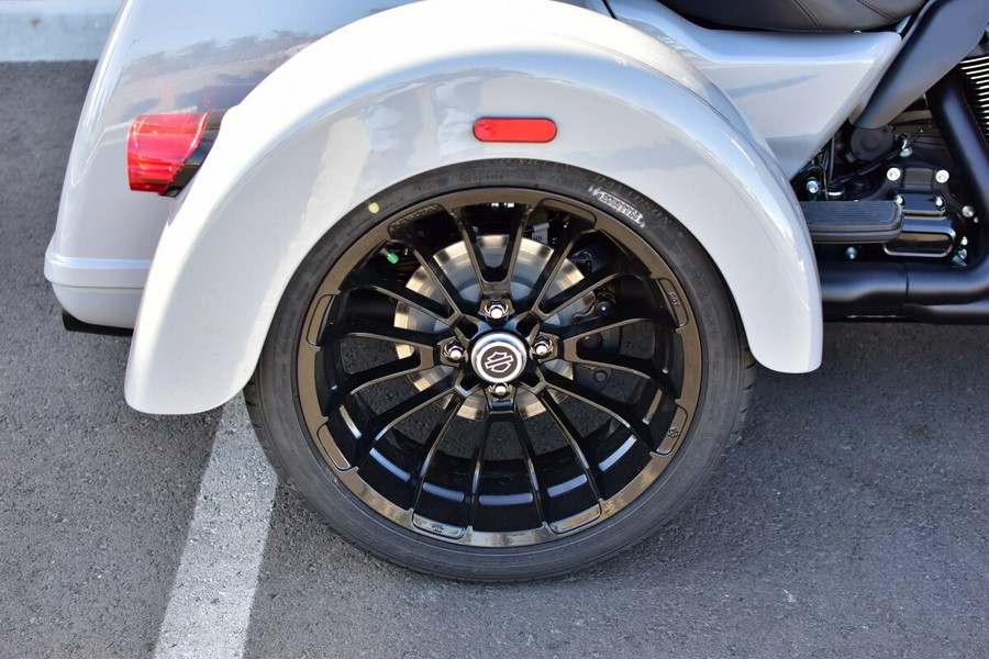 2025 Harley-Davidson Tri Glide Ultra FLHTCUTG