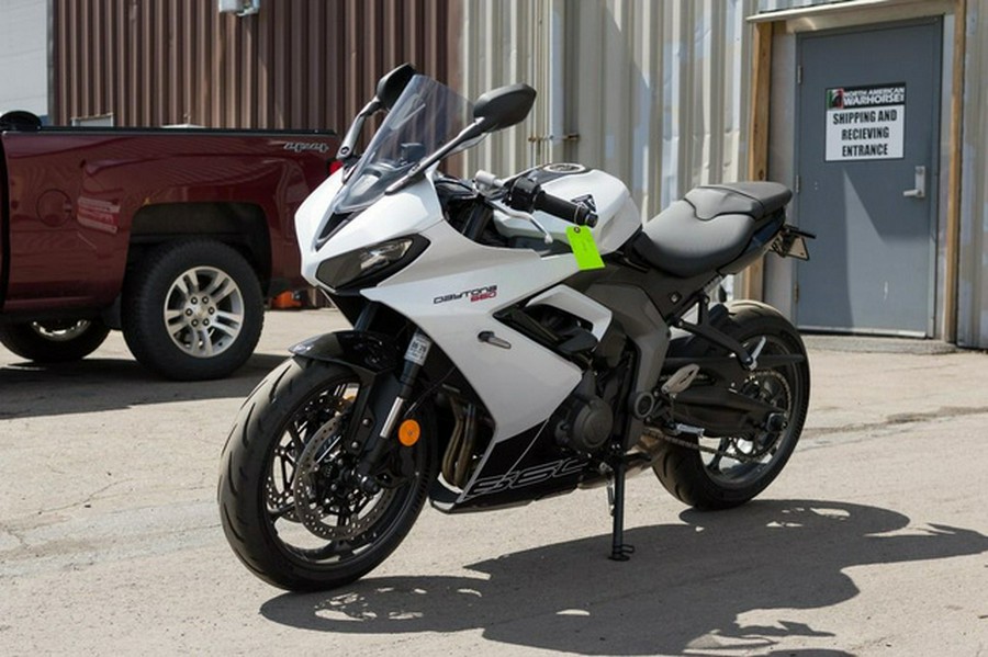 2025 Triumph Daytona 660 Snowdonia WhiteSapphire Black