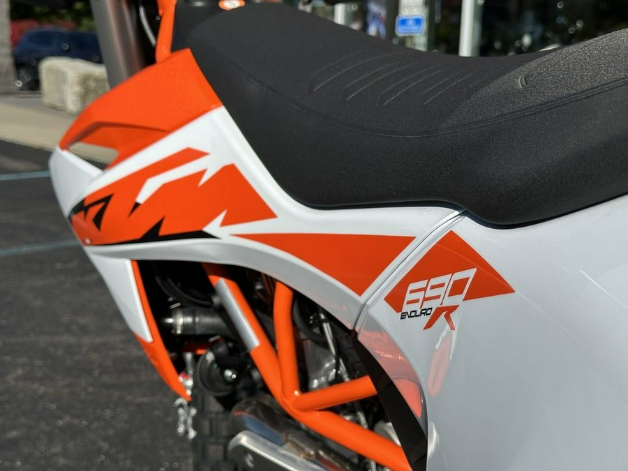2026 KTM 690 Enduro R