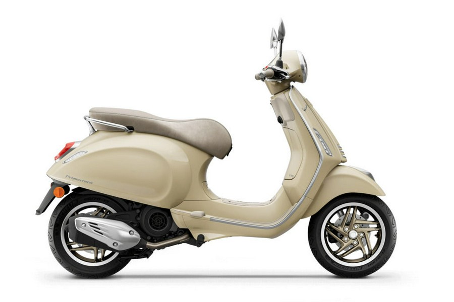 0 Vespa Primavera 50 S - Giallo Disinvolto
