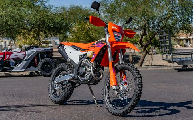 2024 KTM 500 EXC-F Six Days First Look [Fast Facts]