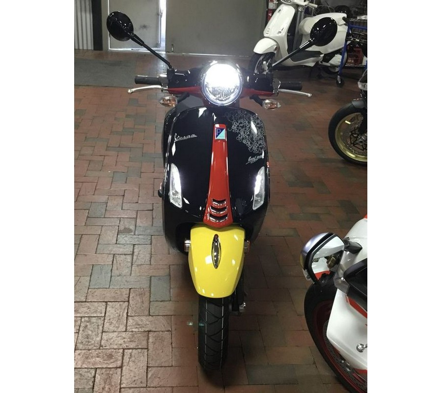 2023 Vespa Primavera 150 Disney Mickey Mouse Edition