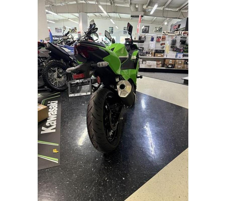 2026 Kawasaki Ninja® 500 SE ABS