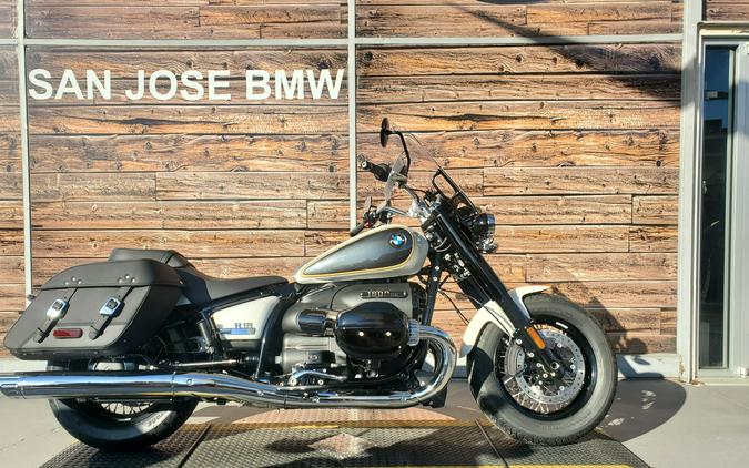 2023 BMW R 18 Classic Review [Big Boxer Experience]