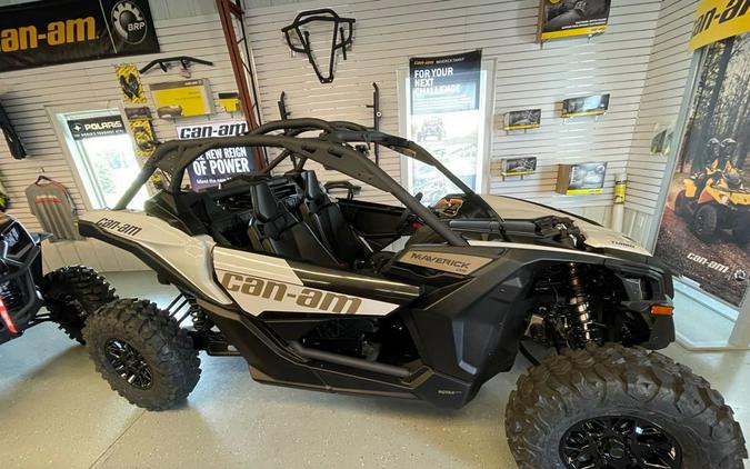 2024 Can-Am Maverick X3 DS Turbo Catalyst Gray