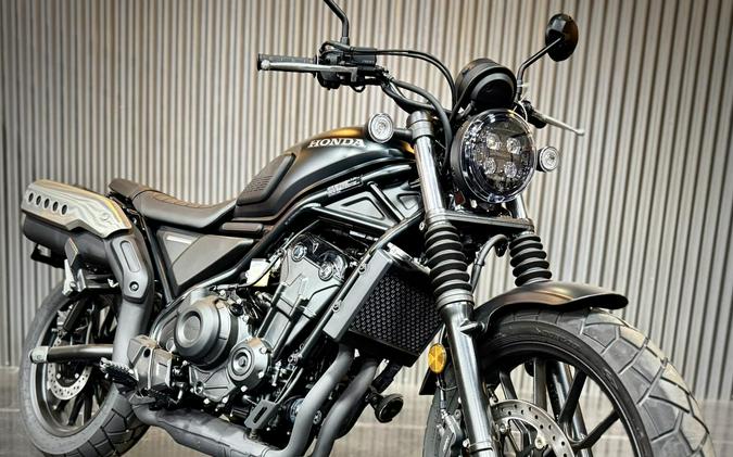2025 Honda SCL500 Matte Black Metallic