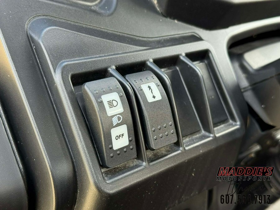 2025 Can-Am Defender MAX XT HD10