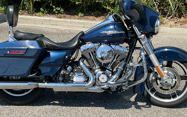 2012 FLHX STREET GLIDE - Harley-Davidson®