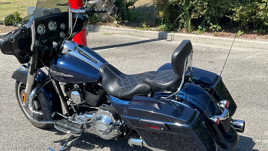 2012 FLHX STREET GLIDE - Harley-Davidson®