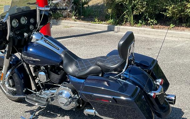 2012 FLHX STREET GLIDE - Harley-Davidson®