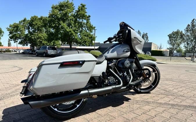 FLHX 2024 Street Glide®