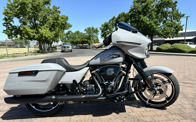 FLHX 2024 Street Glide®