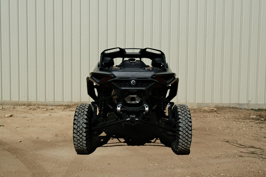 2026 CAN-AM MAVERICK R MAX X RC WITH SMARTSHOX 999T DCT
