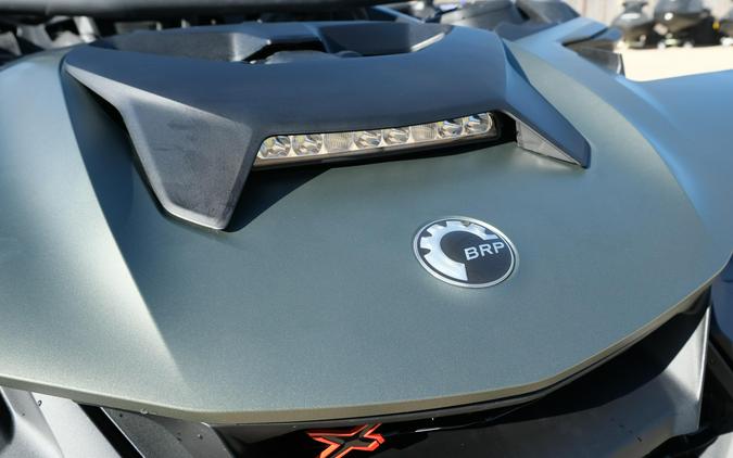 2026 CAN-AM MAVERICK R MAX X RC WITH SMARTSHOX 999T DCT