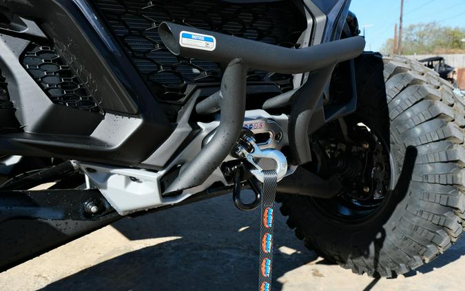 2026 CAN-AM MAVERICK R MAX X RC WITH SMARTSHOX 999T DCT