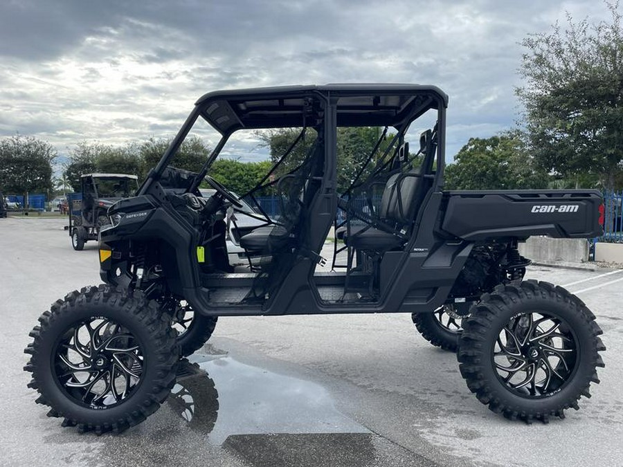 2023 Can-Am® Defender MAX DPS HD10