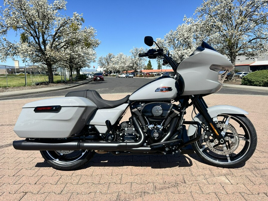 FLTRX 2024 Road Glide®