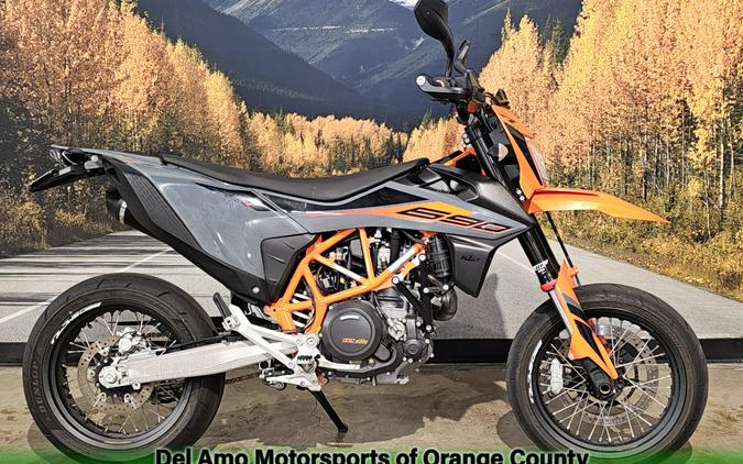 2021 KTM SMC 690 R