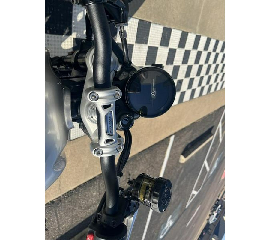 2025 Triumph Speed Twin 1200 Aluminum Silver