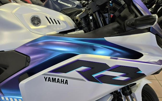 2025 YAMAHA YZFR3 ABS