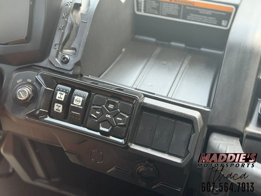 2025 Can-Am Defender XT HD10