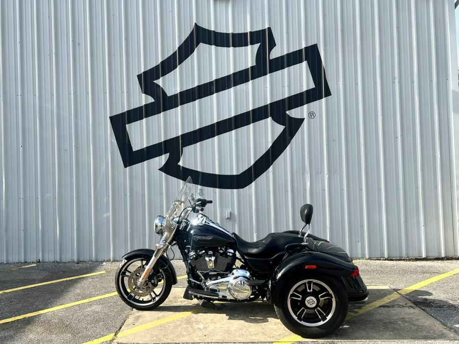 2021 Harley-Davidson® Freewheeler® Vivid Black