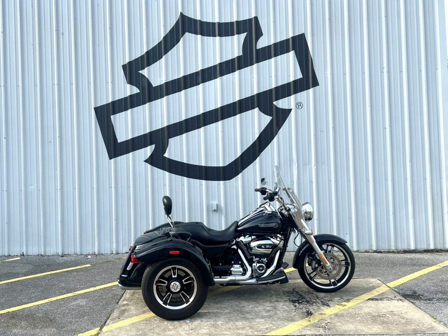2021 Harley-Davidson® Freewheeler® Vivid Black
