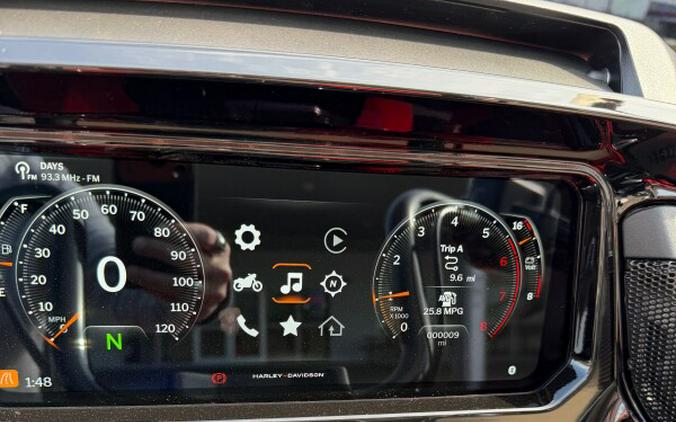 2026 Harley-Davidson® Road Glide 3 Blood Orange