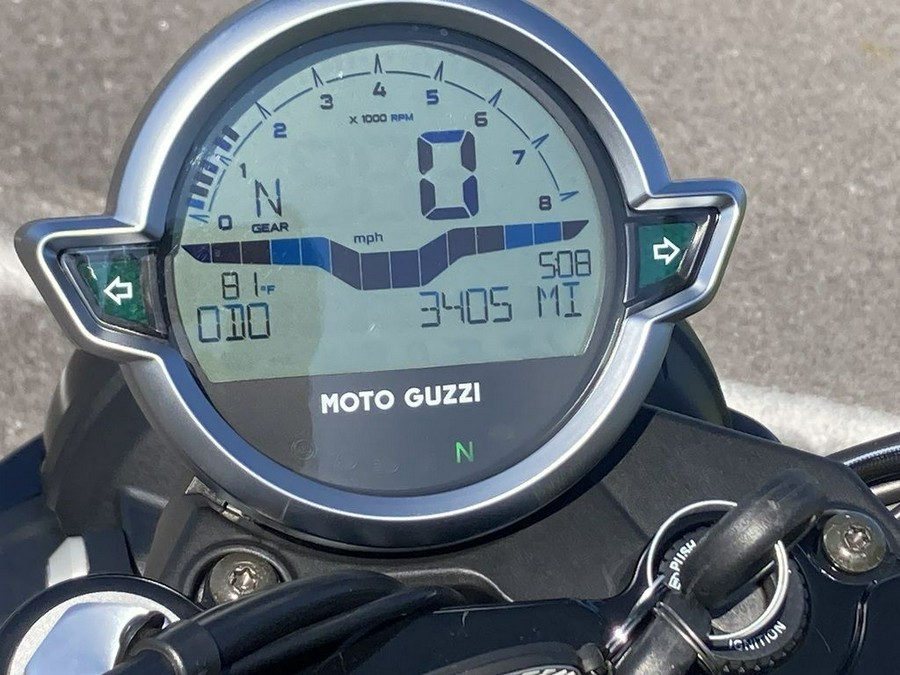 2021 Moto Guzzi V7 Stone E5